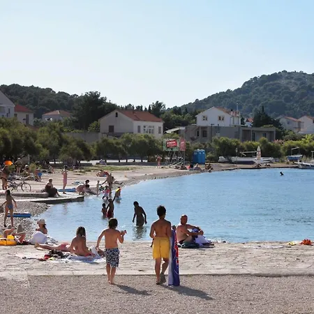 Apartamento Family Friendly With A Swimming Pool - 20819