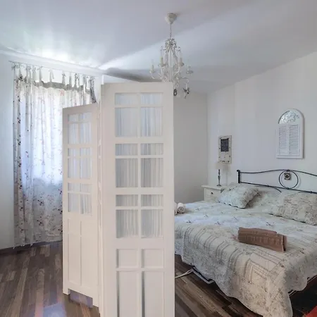 Family Friendly With A Swimming Pool - 20819 Apartment