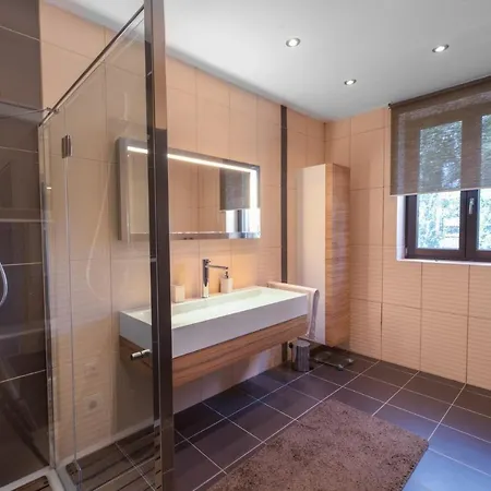 Family Friendly With A Swimming Pool - 20819 *