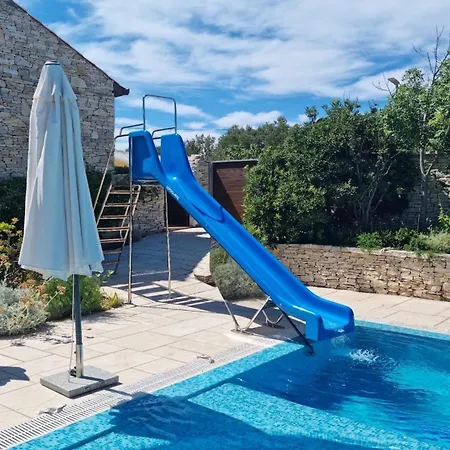 Family Friendly With A Swimming Pool - 20819 Murter
