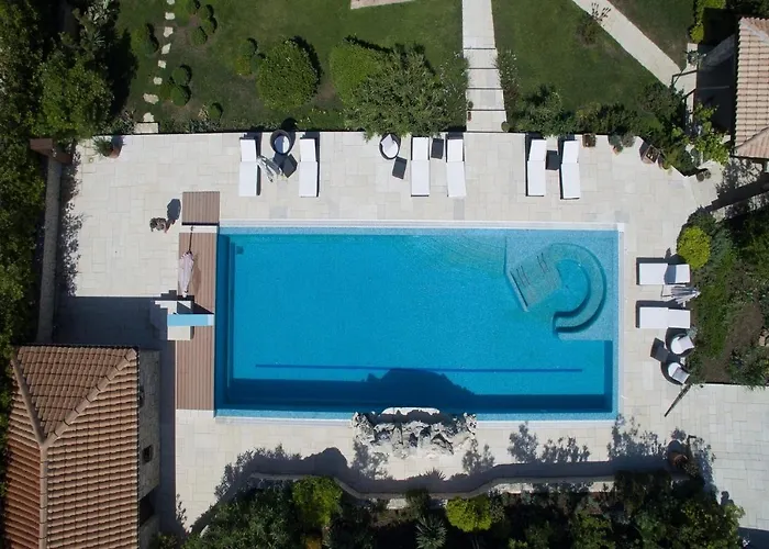 Family Friendly With A Swimming Pool - 20819 * Murter