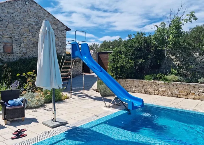 Family Friendly With A Swimming Pool - 20819 Murter