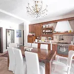Appartamento Family Friendly With A Swimming Pool - 20819